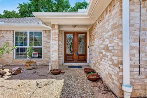1518 Locke Lane Sugar Land TX 77478