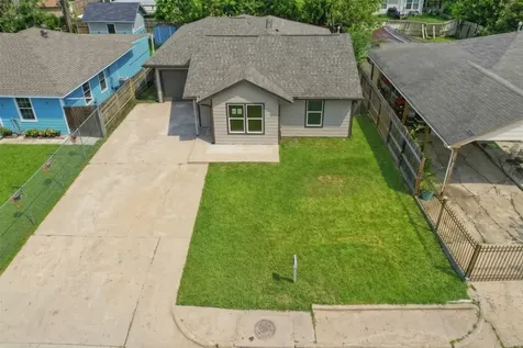 2403 Raymond Street Pasadena TX 77506