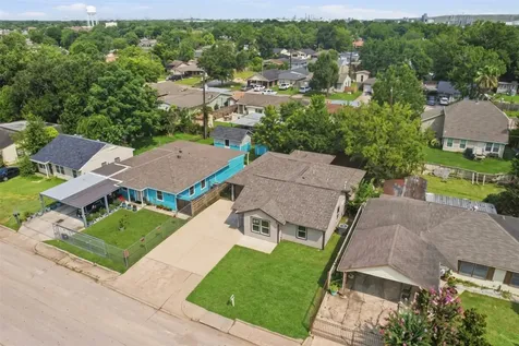 2403 Raymond Street Pasadena TX 77506