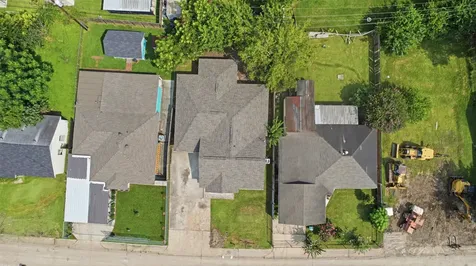 2403 Raymond Street Pasadena TX 77506