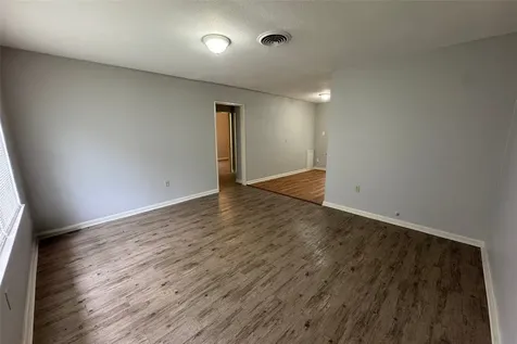 5122 Windemere Street Houston TX 77033