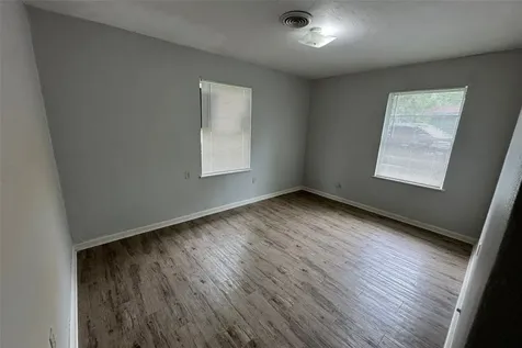 5122 Windemere Street Houston TX 77033