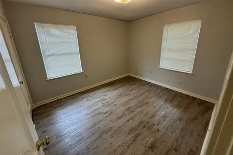 5122 Windemere Street Houston TX 77033
