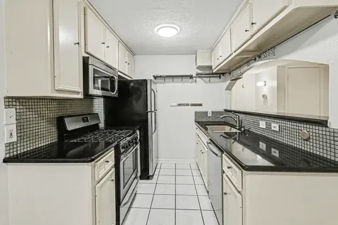1527 Rutland Street 4 Houston TX 77008