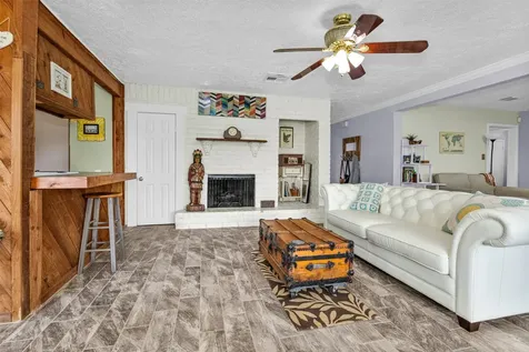 8422 Oakhaven Road La Porte TX 77571