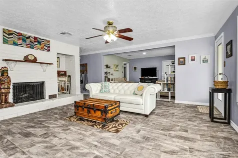 8422 Oakhaven Road La Porte TX 77571