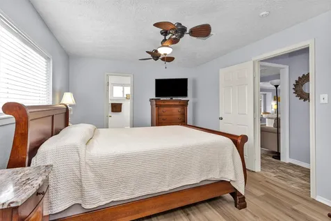 8422 Oakhaven Road La Porte TX 77571