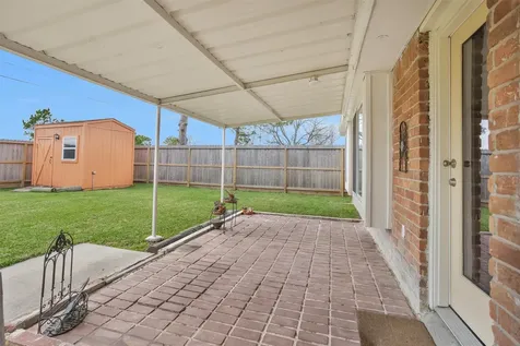 8422 Oakhaven Road La Porte TX 77571
