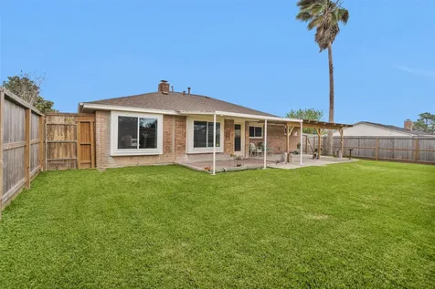 8422 Oakhaven Road La Porte TX 77571