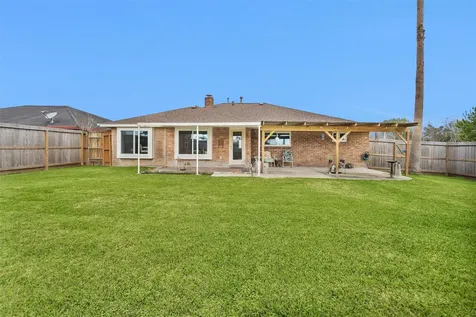 8422 Oakhaven Road La Porte TX 77571