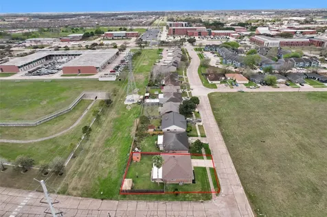 8422 Oakhaven Road La Porte TX 77571