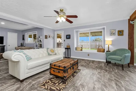 8422 Oakhaven Road La Porte TX 77571