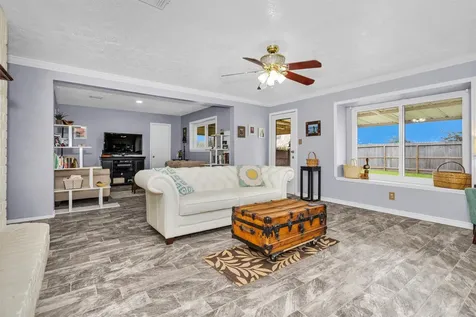 8422 Oakhaven Road La Porte TX 77571