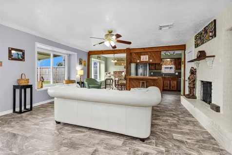 8422 Oakhaven Road La Porte TX 77571