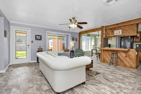 8422 Oakhaven Road La Porte TX 77571