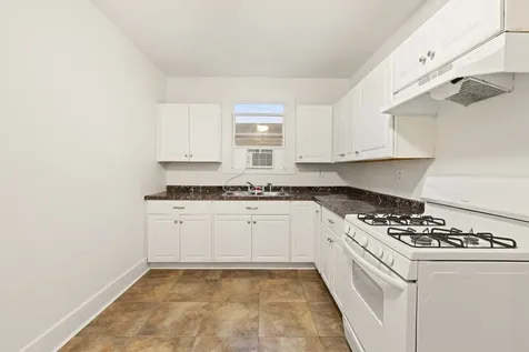 4728 Avenue R 1/2 Galveston TX 77551