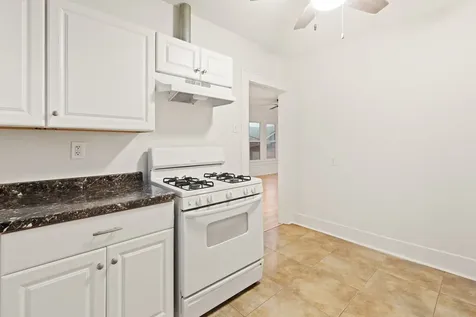 4728 Avenue R 1/2 Galveston TX 77551