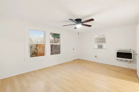 4728 Avenue R 1/2 Galveston TX 77551