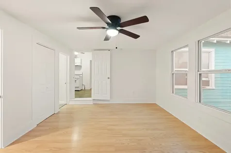4728 Avenue R 1/2 Galveston TX 77551