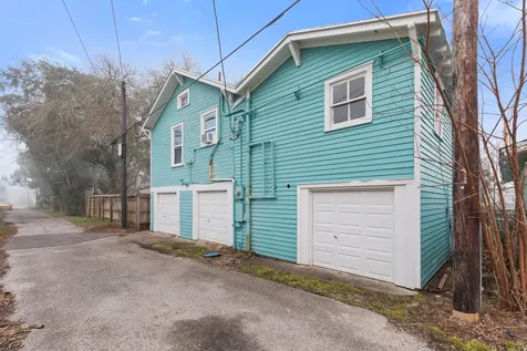 4728 Avenue R 1/2 Galveston TX 77551
