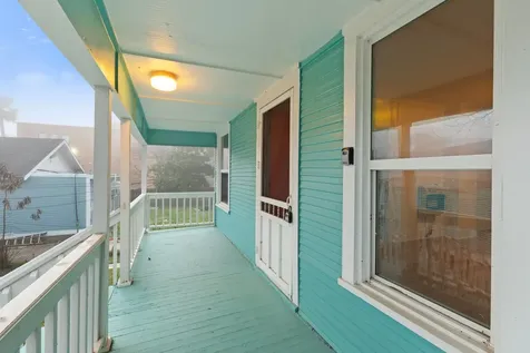 4728 Avenue R 1/2 Galveston TX 77551
