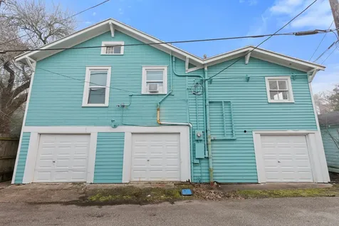 4728 Avenue R 1/2 Galveston TX 77551