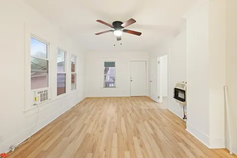 4728 Avenue R 1/2 Galveston TX 77551