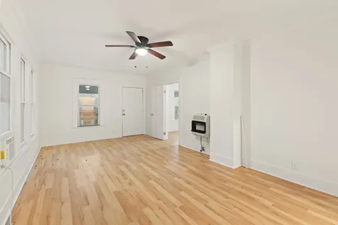 4728 Avenue R 1/2 Galveston TX 77551