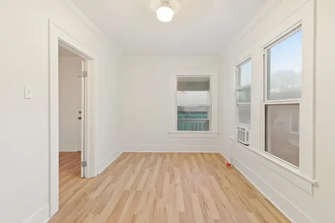 4728 Avenue R 1/2 Galveston TX 77551