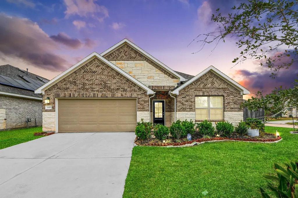 2610 Blue Abbott Drive Fresno TX 77545