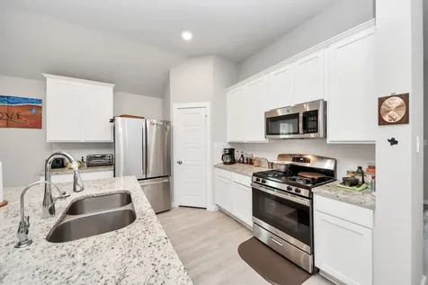 2610 Blue Abbott Drive Fresno TX 77545
