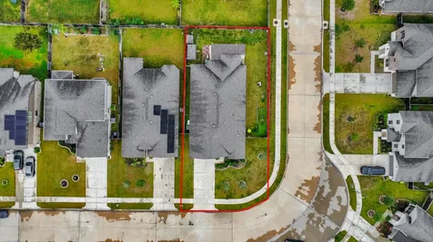 2610 Blue Abbott Drive Fresno TX 77545