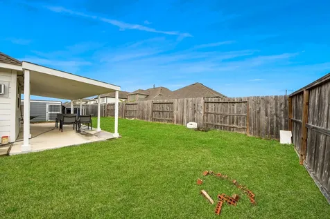 2610 Blue Abbott Drive Fresno TX 77545
