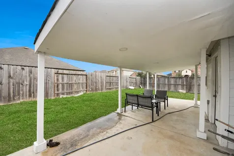 2610 Blue Abbott Drive Fresno TX 77545