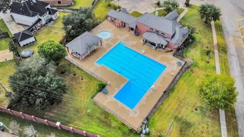 2610 Blue Abbott Drive Fresno TX 77545
