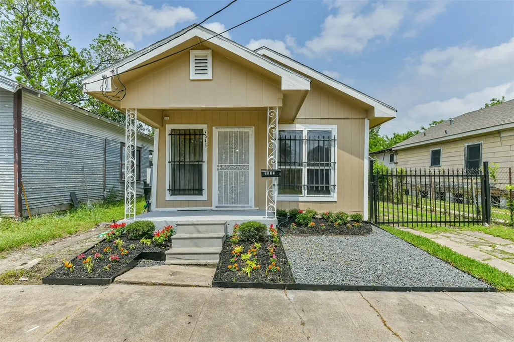 7615 Avenue E Houston TX 77012
