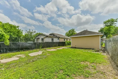 7615 Avenue E Houston TX 77012