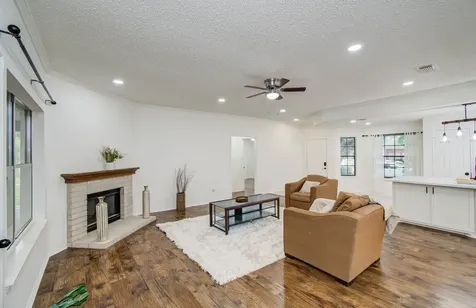 806 Country Place Blvd Street Pearland TX 77584