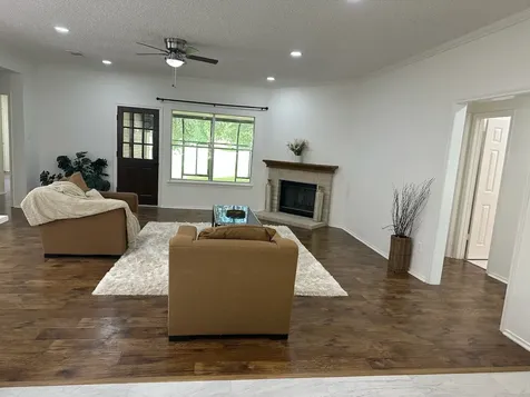 806 Country Place Blvd Street Pearland TX 77584