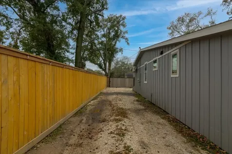 9306 Bertwood Street Houston TX 77016