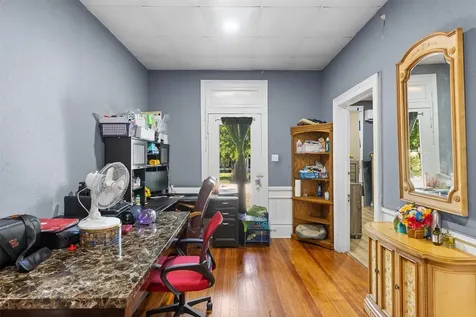 610 W Davis Street Hearne TX 77859