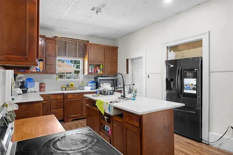 610 W Davis Street Hearne TX 77859