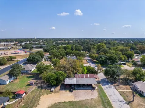 610 W Davis Street Hearne TX 77859