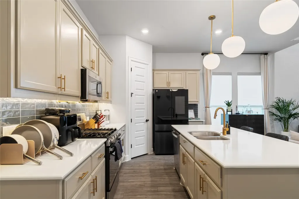 4504 Cool Gray Cove Austin TX 78747