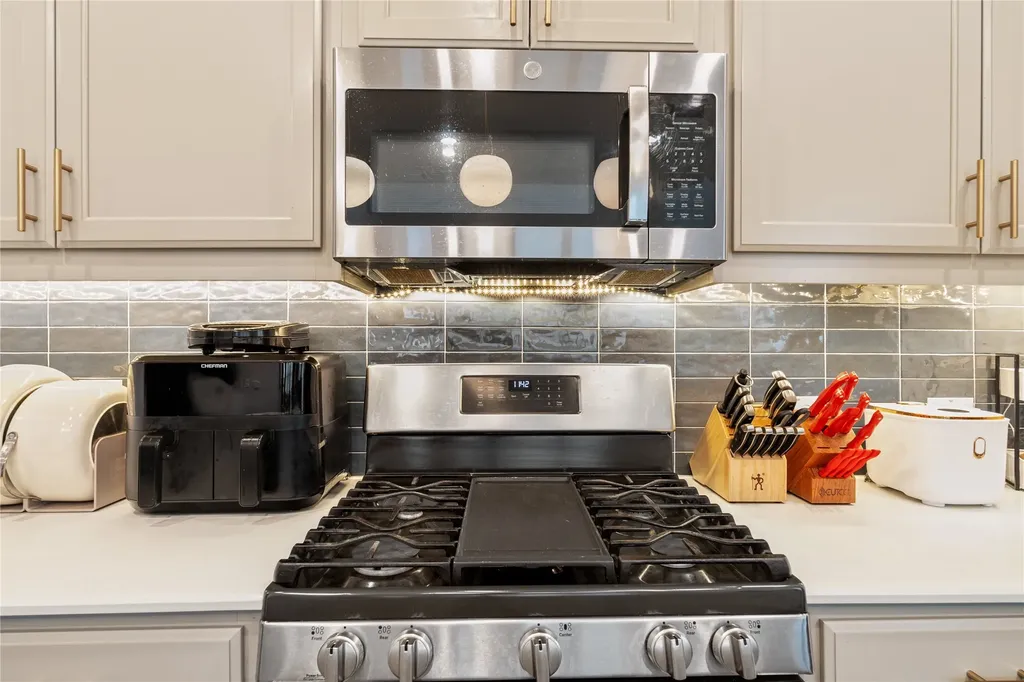 4504 Cool Gray Cove Austin TX 78747