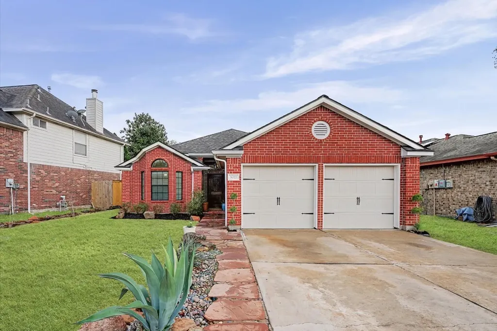 5027 E Fallen Bough Drive Houston TX 77041