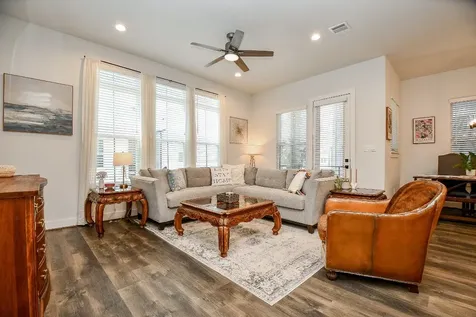 5710 White Magnolia Street Houston TX 77091