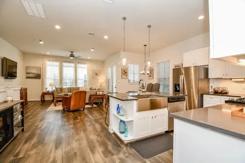 5710 White Magnolia Street Houston TX 77091