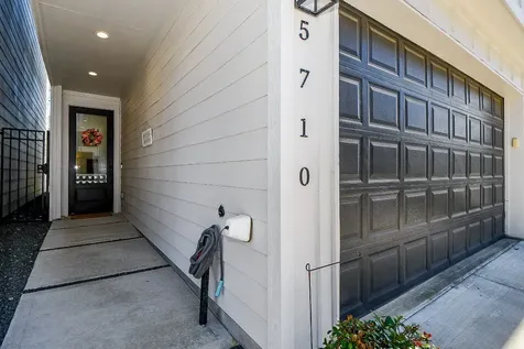 5710 White Magnolia Street Houston TX 77091
