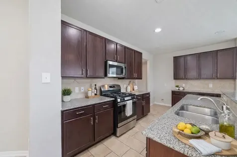 2707 Golden Hills Court Fresno TX 77545
